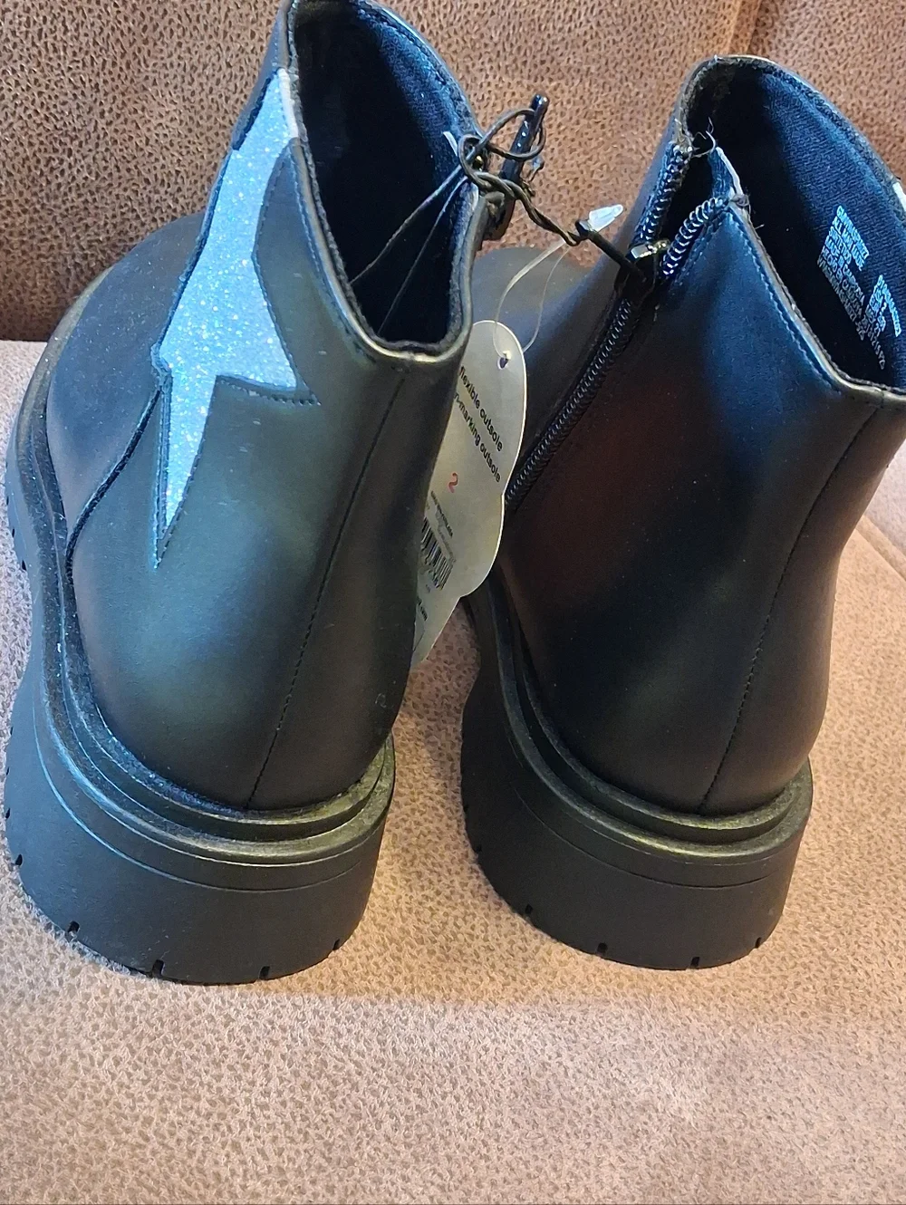 Wonder Nation Kids' Black Chelsea Boots with Silver Star Size 2